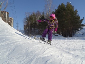 Обучение горным лыжам детей в игровой форме